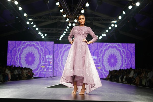 La esencia de la belleza en la moda femenina